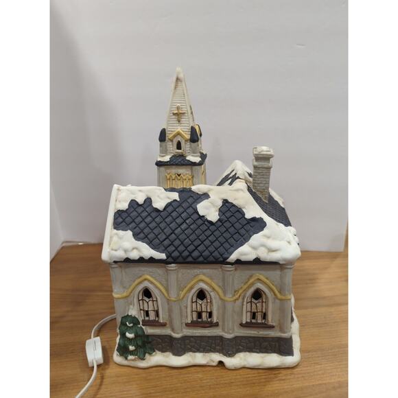 Village Square Porcelain Lighted Church 1995 Christmas Mervyns - Picture 4 of 15